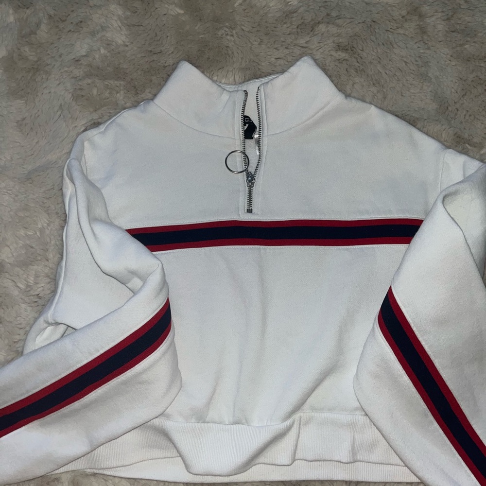 White Sweatshirt w/ stripes - Pacsun